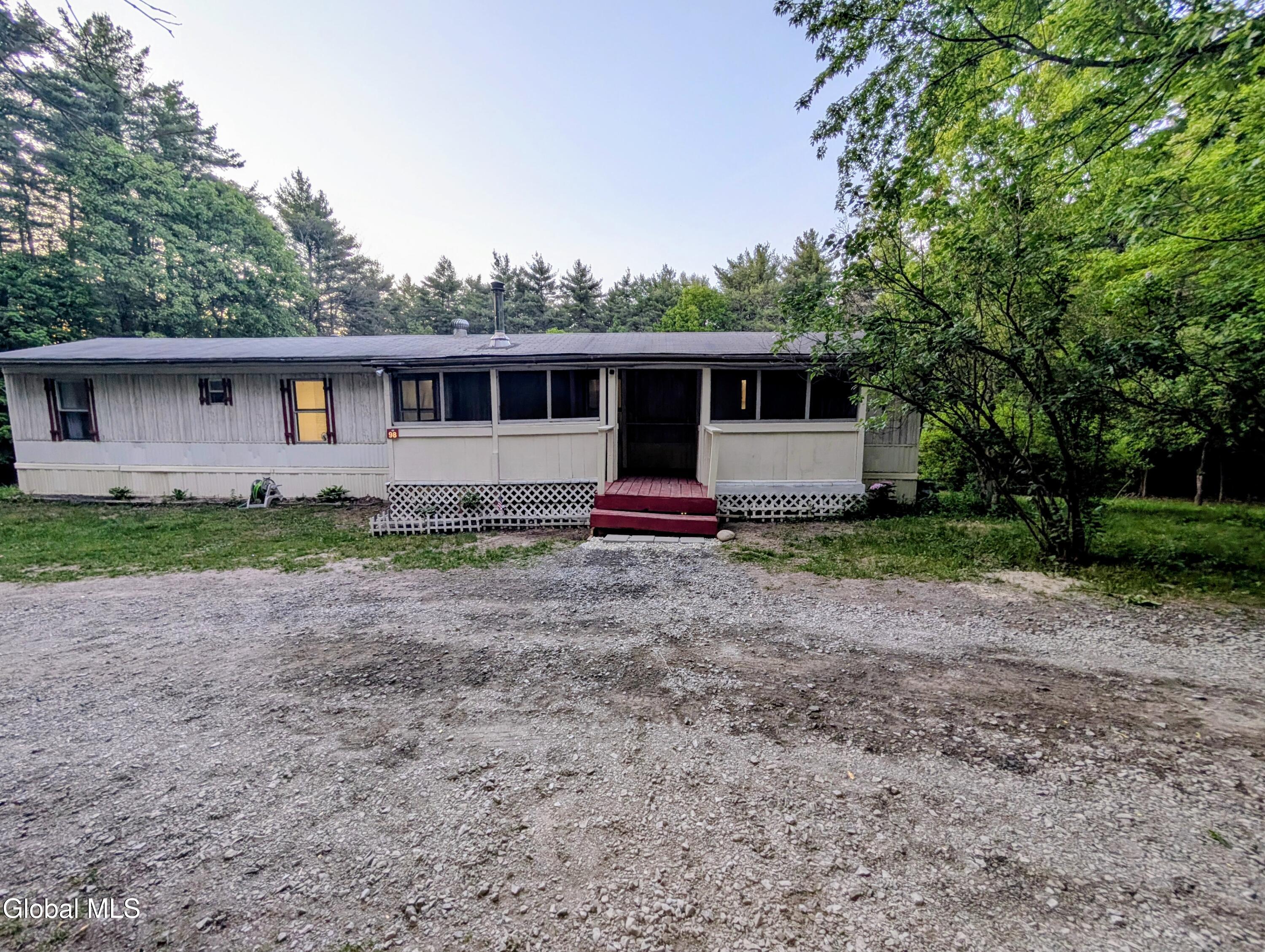 98 Primrose Lane Earlton NY 12058
