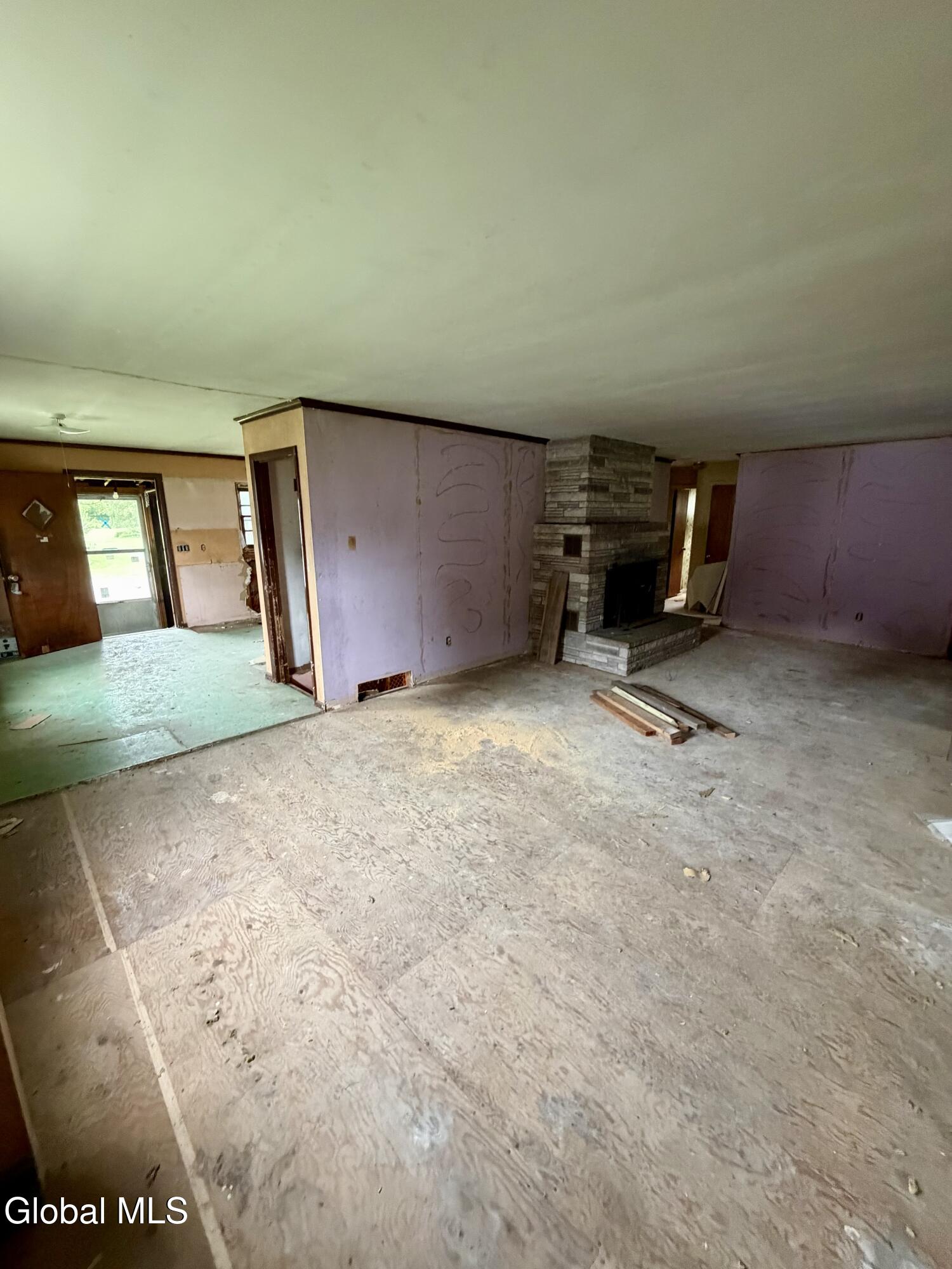 4 S East Avenue Johnstown NY 12095