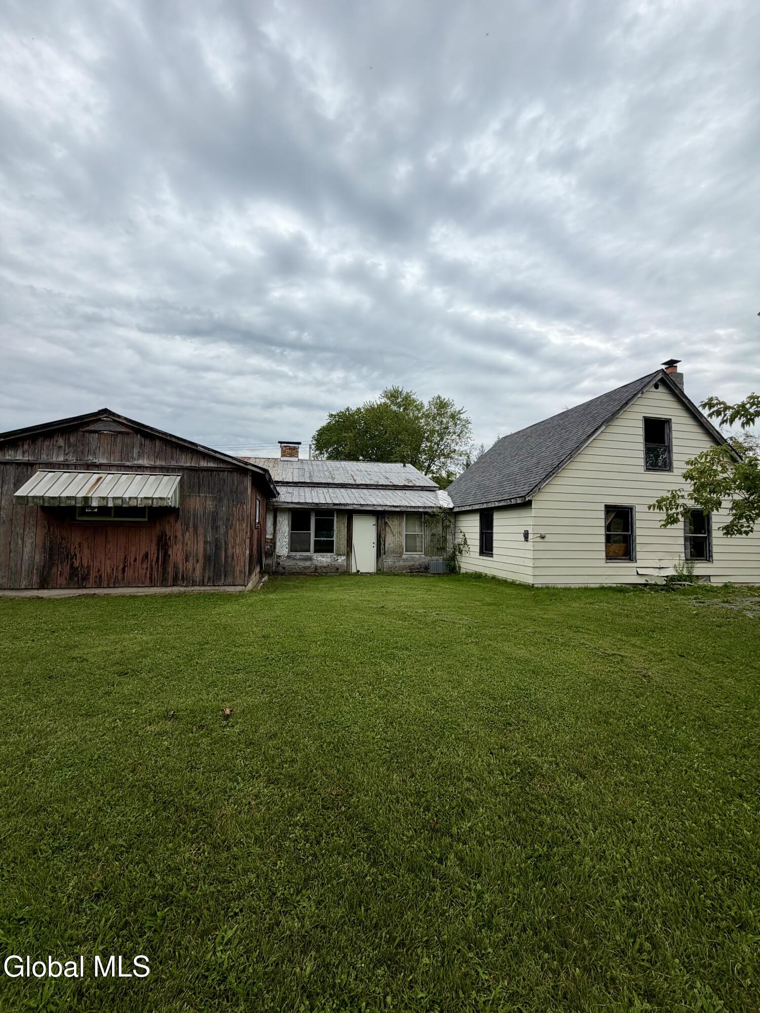 4 S East Avenue Johnstown NY 12095