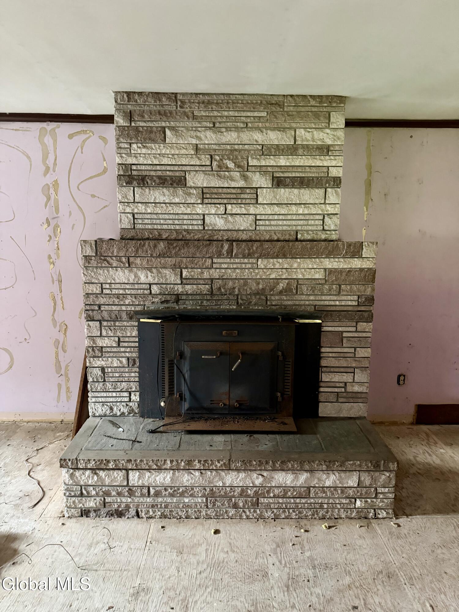 4 S East Avenue Johnstown NY 12095