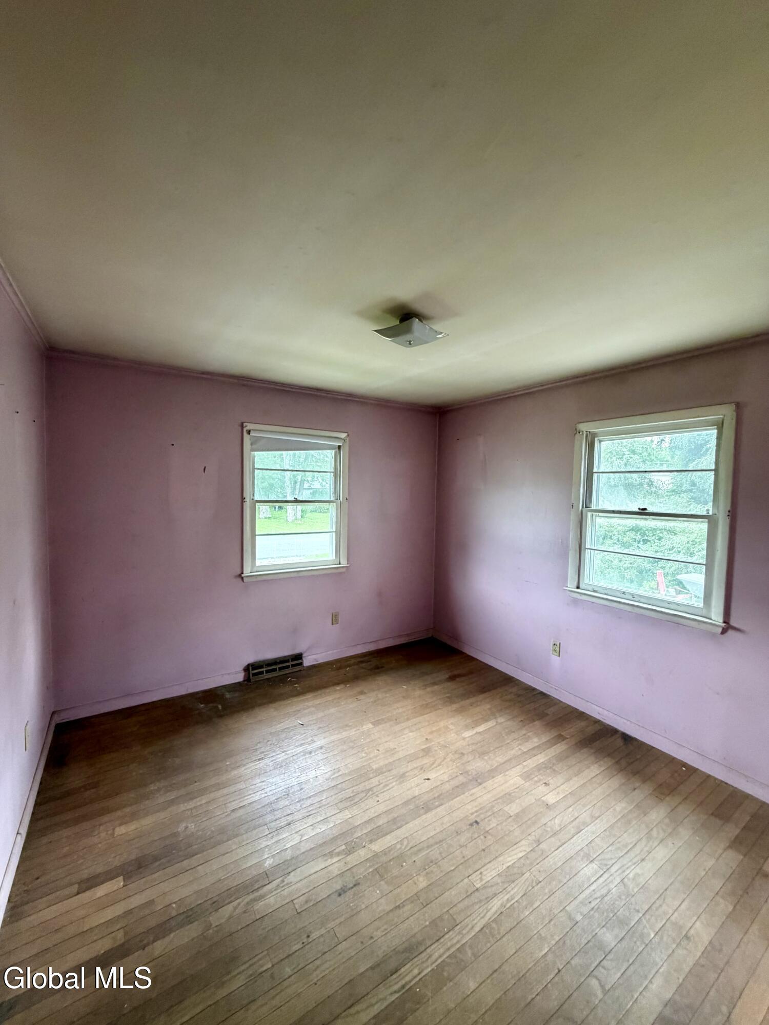4 S East Avenue Johnstown NY 12095