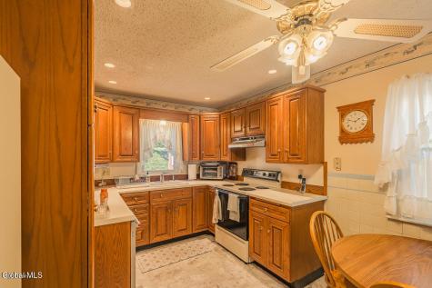 32 W 12th Avenue Gloversville NY 12078