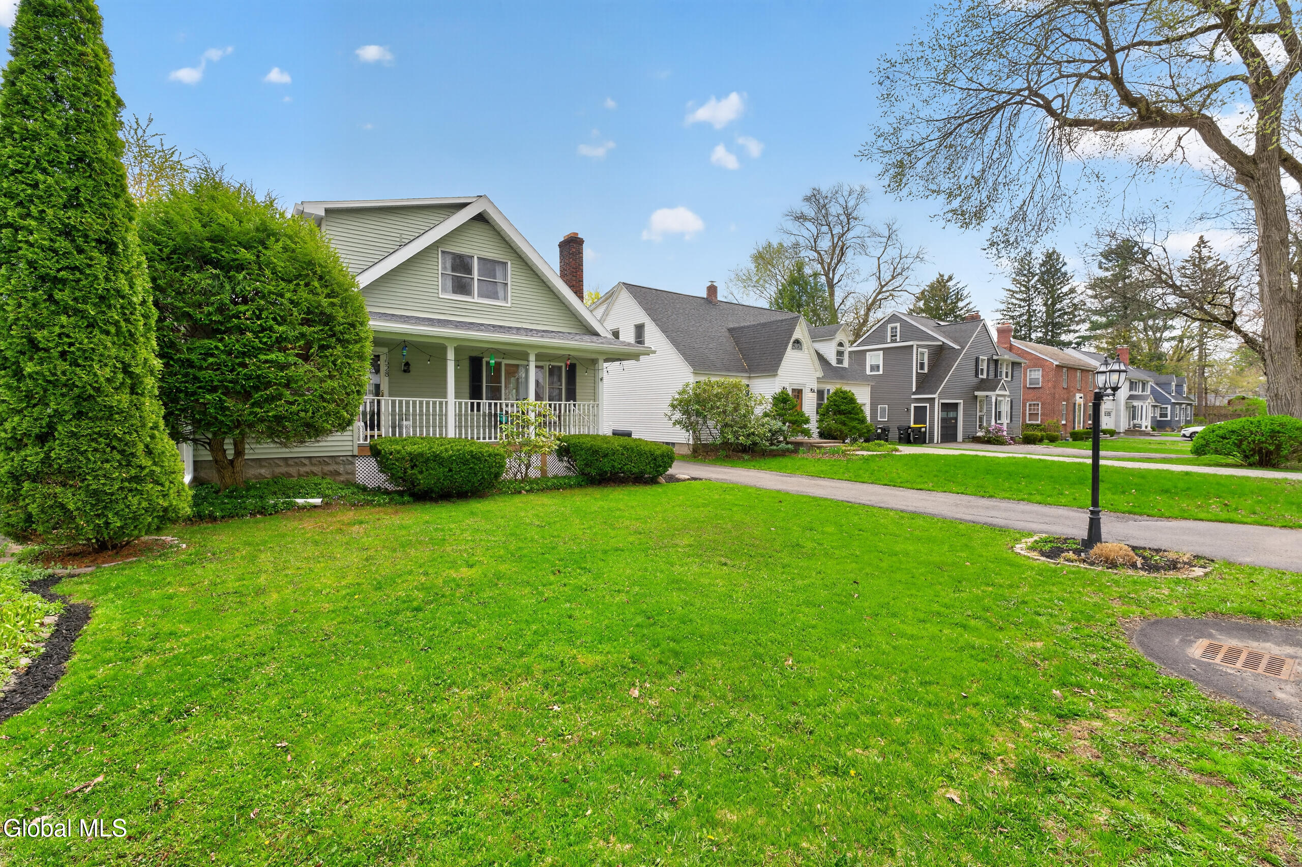 1528 Myron Street Niskayuna NY 12309