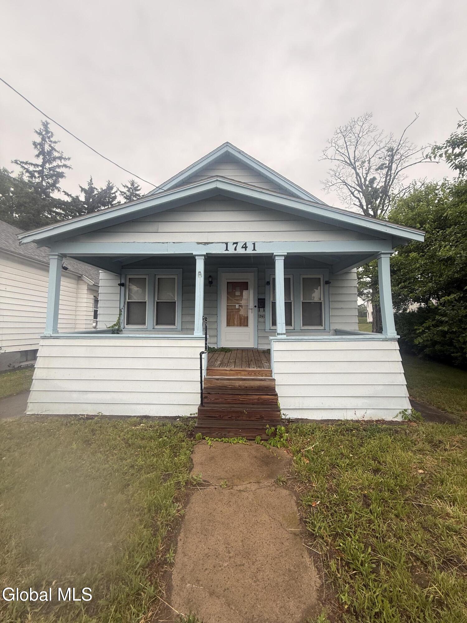 1741 Avenue H Schenectady NY 12304