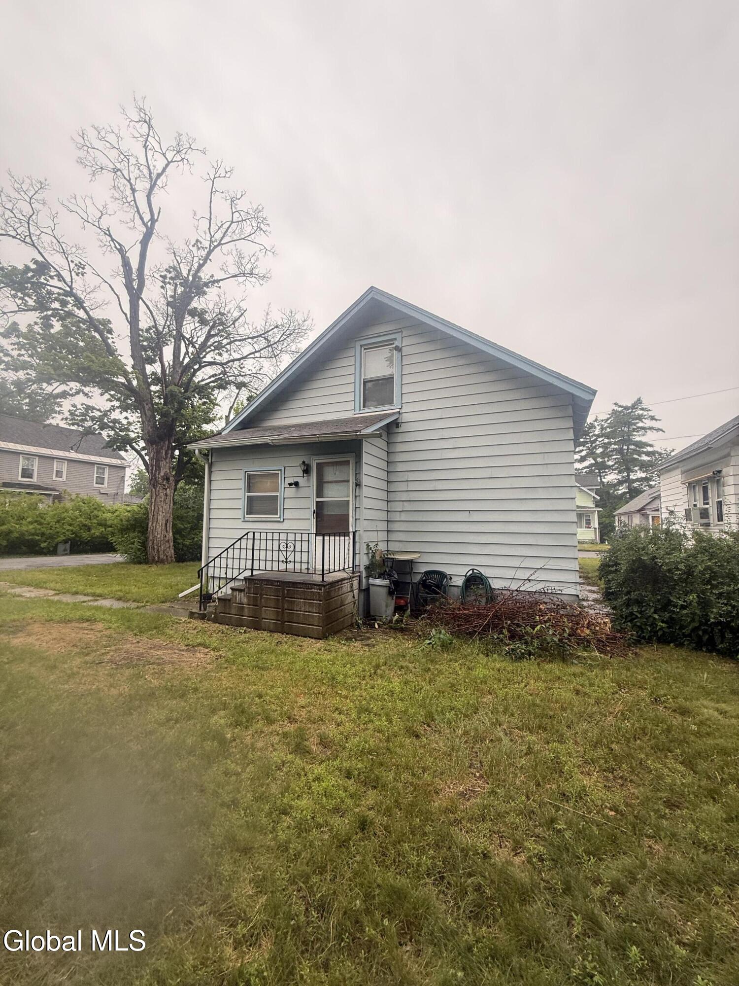 1741 Avenue H Schenectady NY 12304
