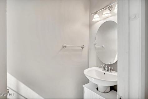 25B Mapleridge Avenue Halfmoon NY 12065