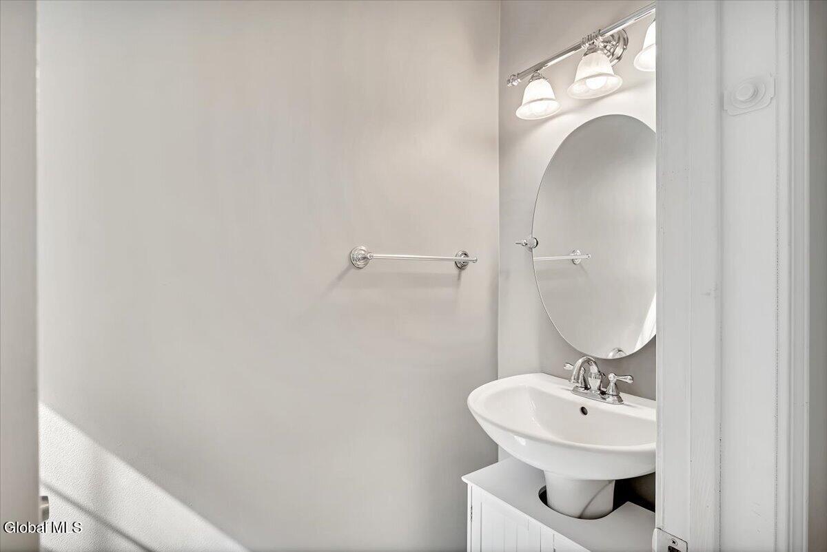 25B Mapleridge Avenue Halfmoon NY 12065