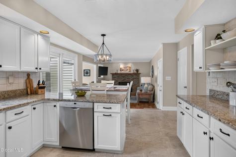 13 Berkshire Drive Colonie NY 12205