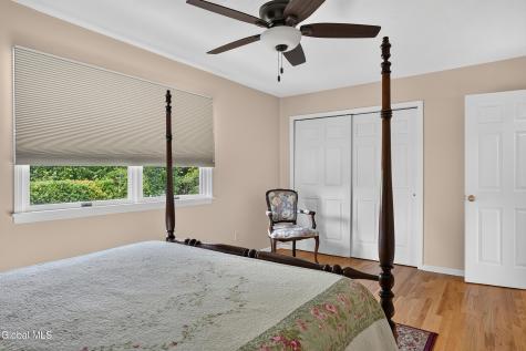 13 Berkshire Drive Colonie NY 12205