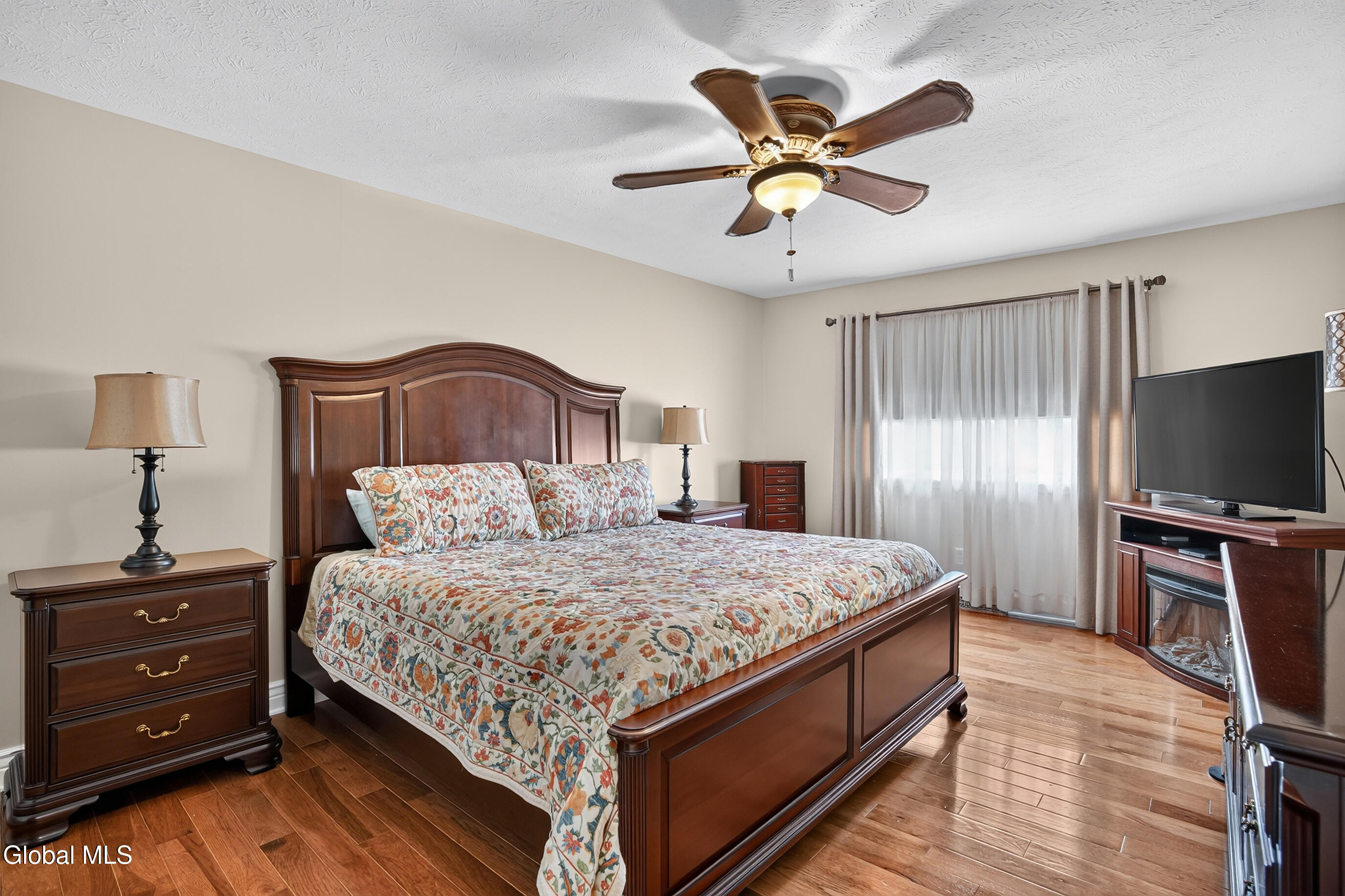 13 Berkshire Drive Colonie NY 12205