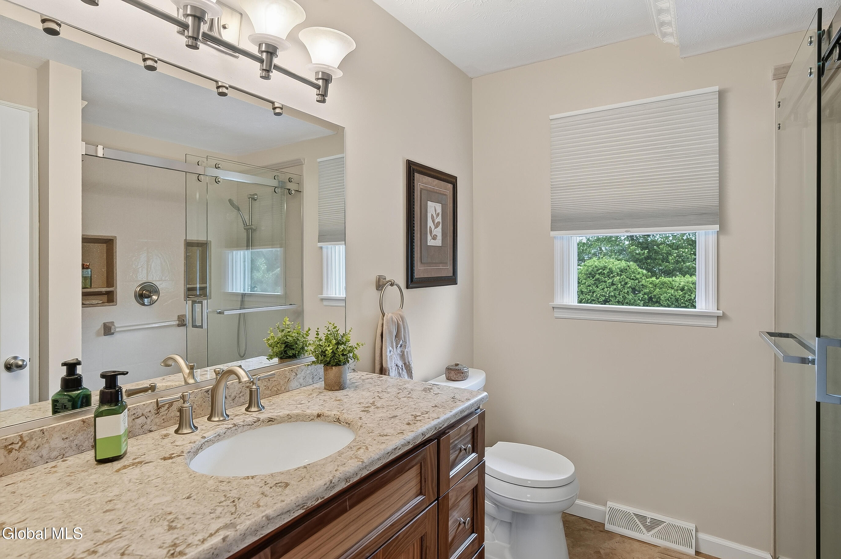 13 Berkshire Drive Colonie NY 12205