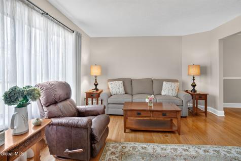 13 Berkshire Drive Colonie NY 12205