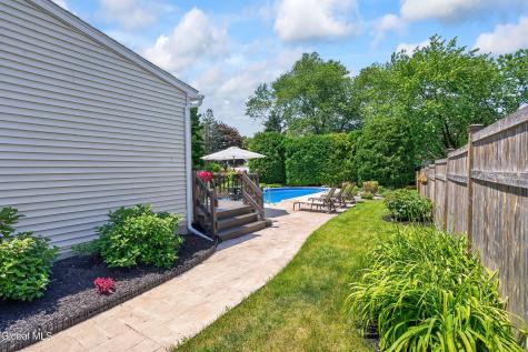 13 Berkshire Drive Colonie NY 12205