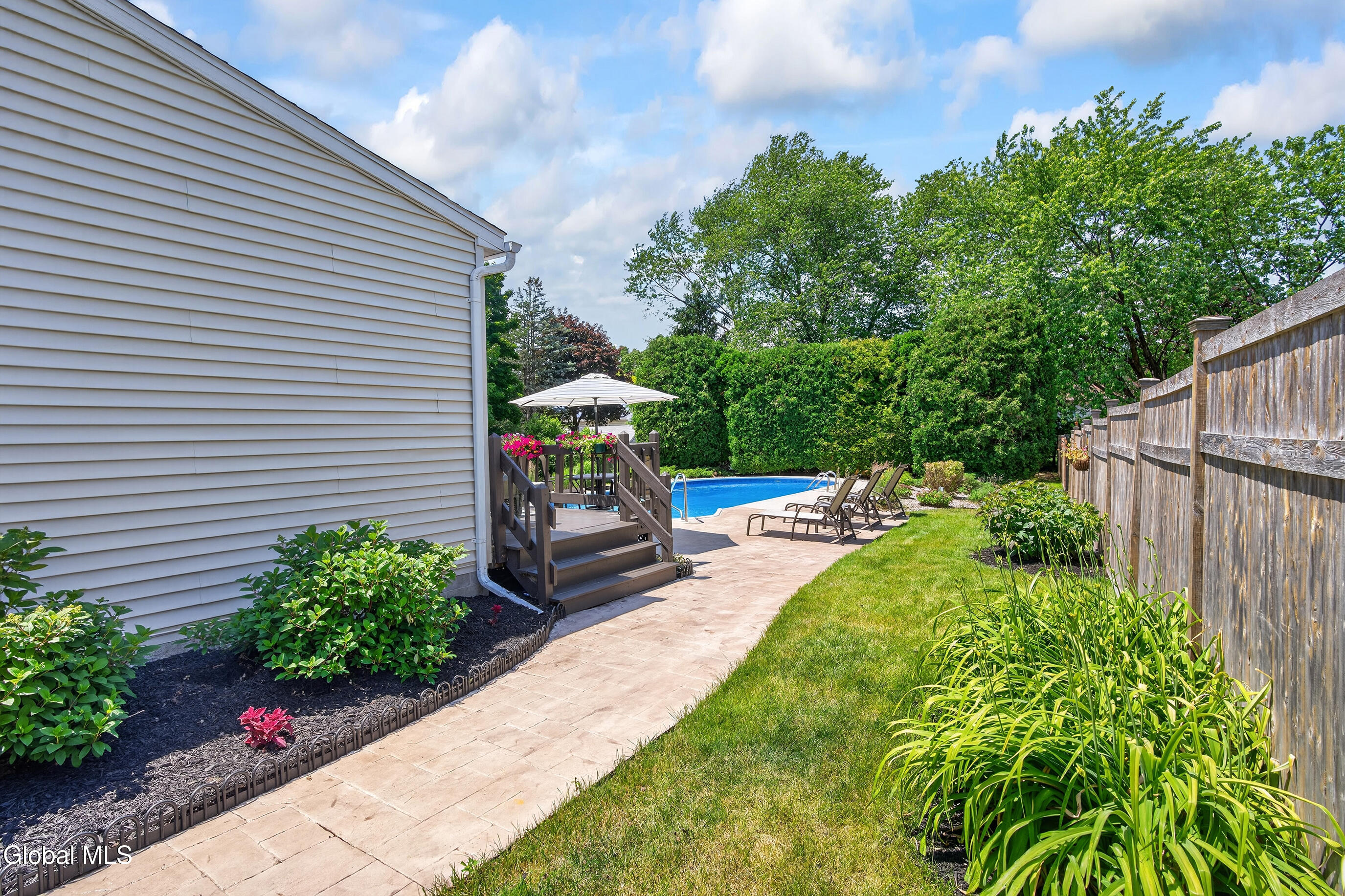 13 Berkshire Drive Colonie NY 12205