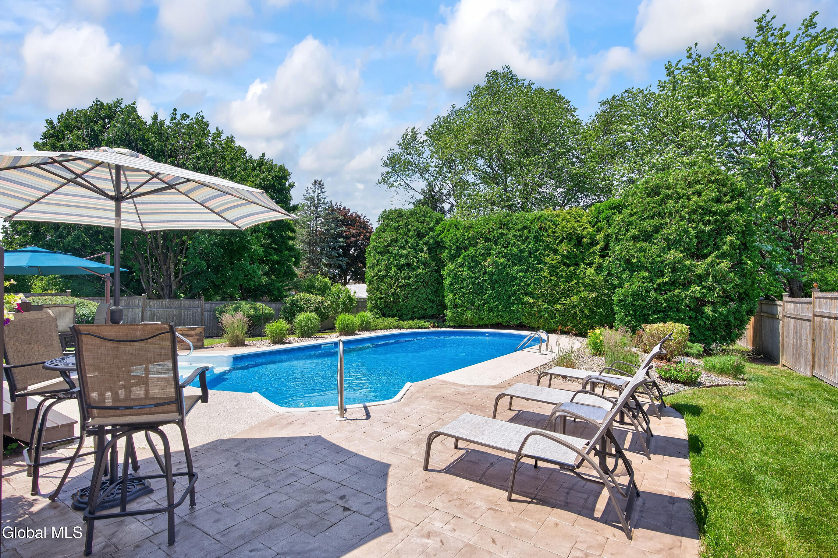 13 Berkshire Drive Colonie NY 12205