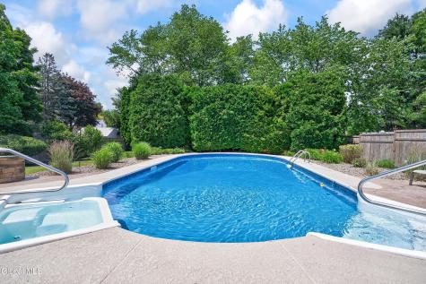 13 Berkshire Drive Colonie NY 12205