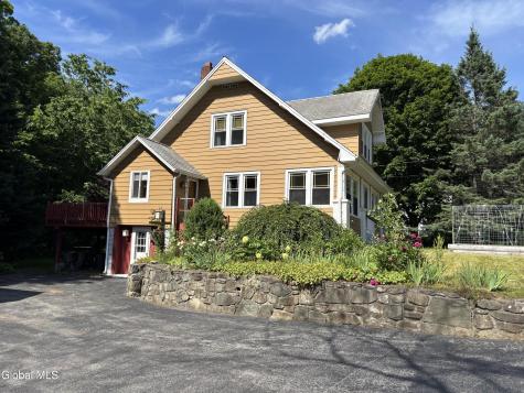 31 Taborton Road Sand Lake NY 12153