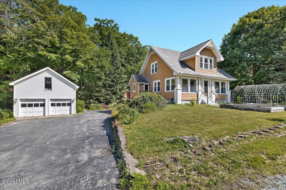 31 Taborton Road Sand Lake NY 12153