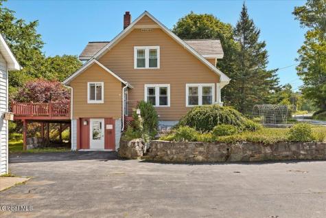 31 Taborton Road Sand Lake NY 12153