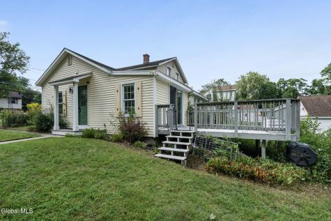 625 Kenwood Avenue Slingerlands NY 12054