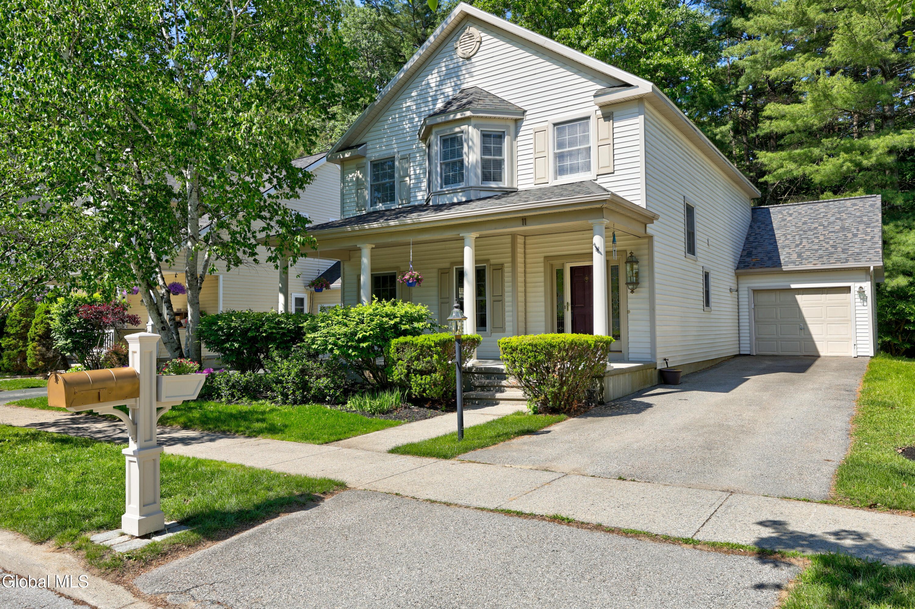 11 Thoroughbred Drive Saratoga Springs NY 12866