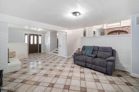 1029 Fairlane Road Schenectady NY 12306