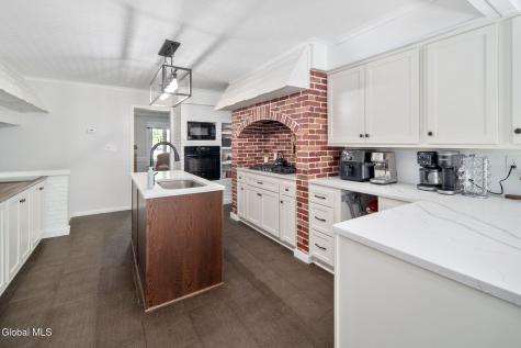 1029 Fairlane Road Schenectady NY 12306