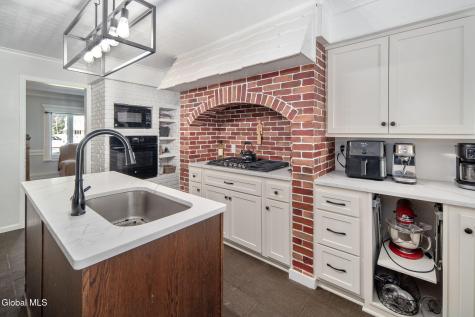 1029 Fairlane Road Schenectady NY 12306