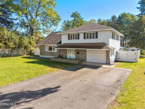 1029 Fairlane Road Schenectady NY 12306