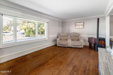1029 Fairlane Road Schenectady NY 12306