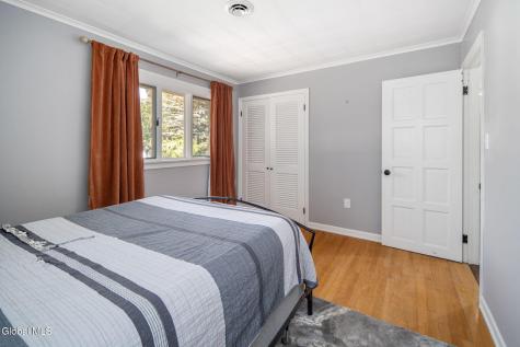 1029 Fairlane Road Schenectady NY 12306