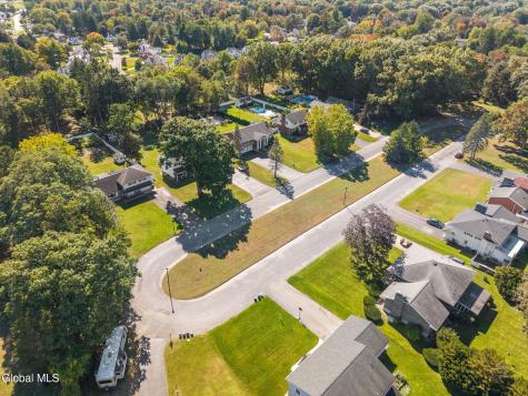 1029 Fairlane Road Schenectady NY 12306