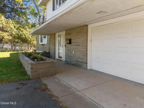 1029 Fairlane Road Schenectady NY 12306