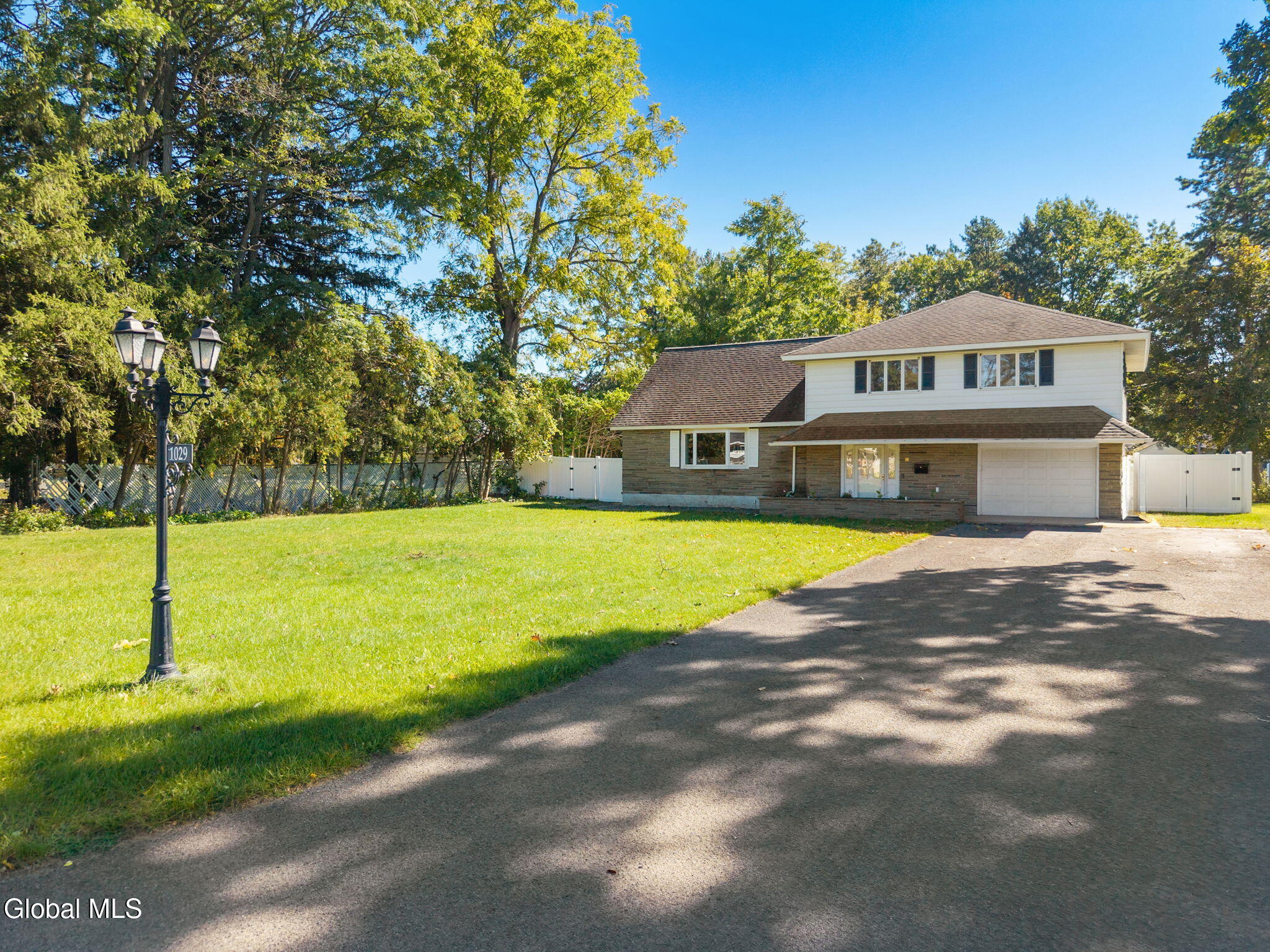 1029 Fairlane Road Schenectady NY 12306