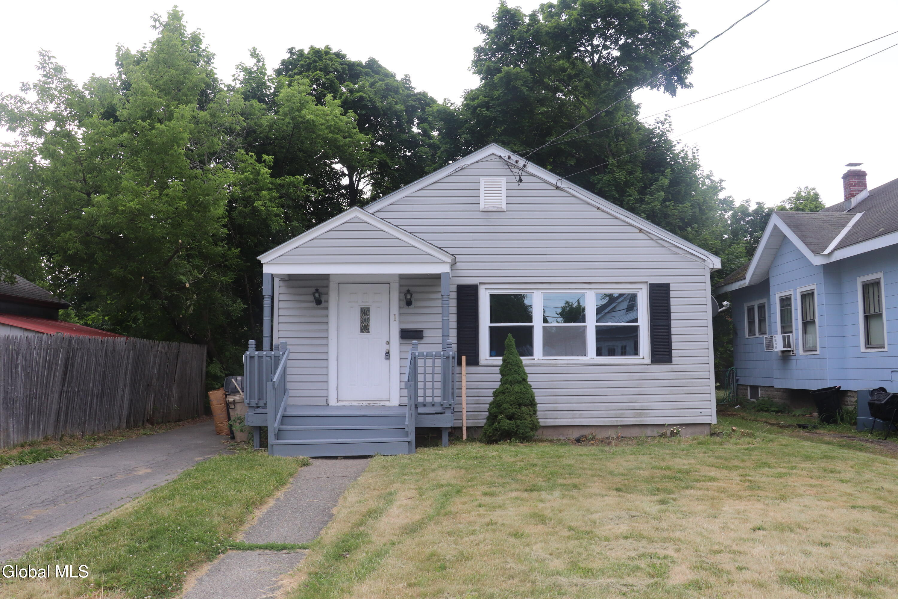 1 Holmes Court Albany NY 12209