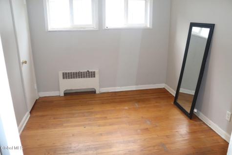 1 Holmes Court Albany NY 12209