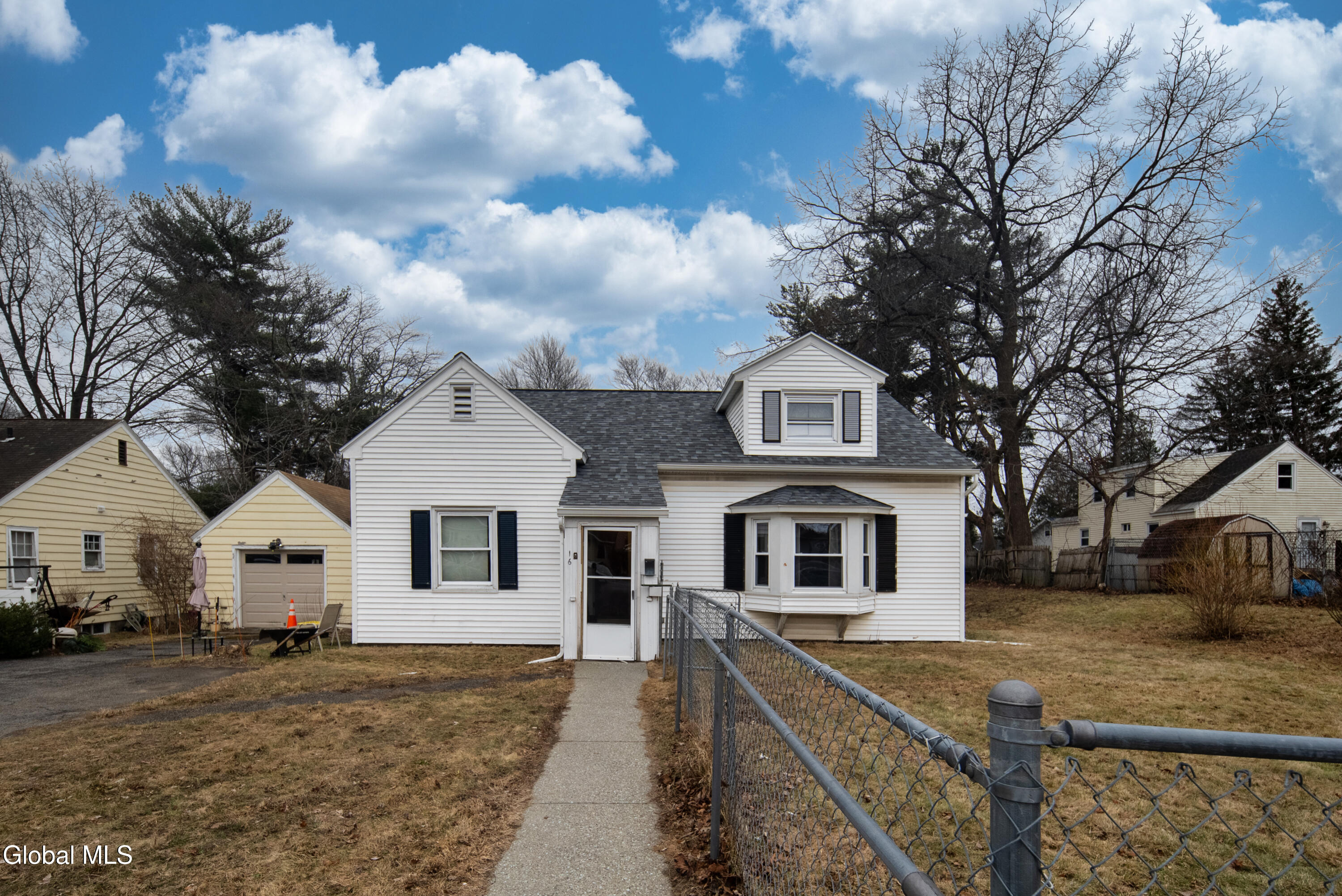 16 Lake Road Albany NY 12205