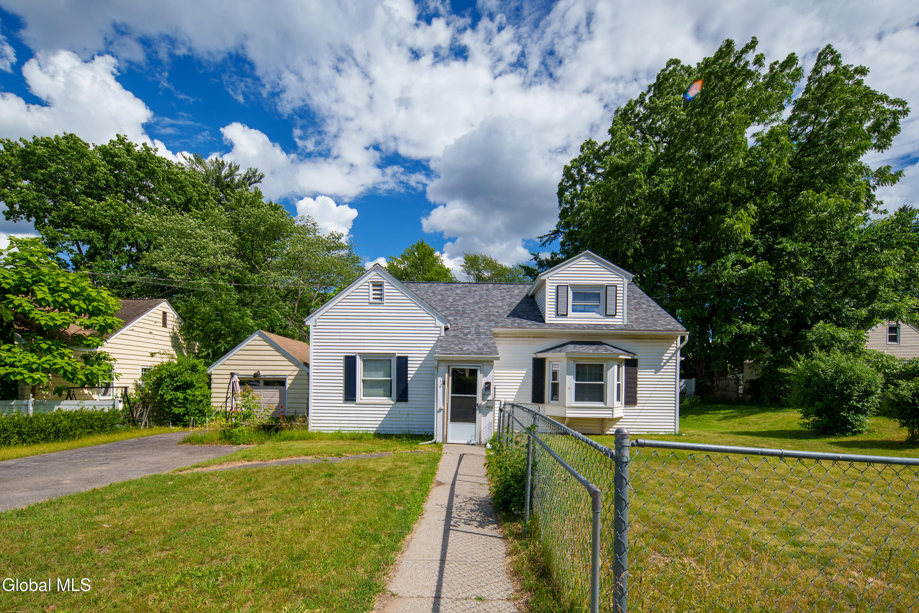 16 Lake Road Albany NY 12205