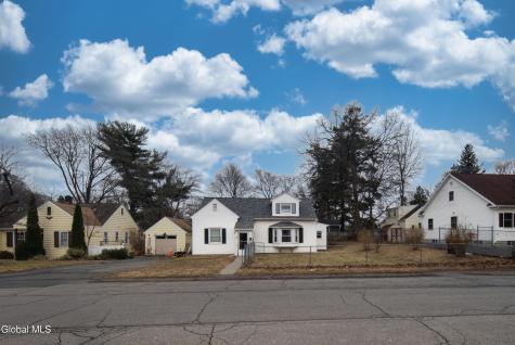 16 Lake Road Albany NY 12205