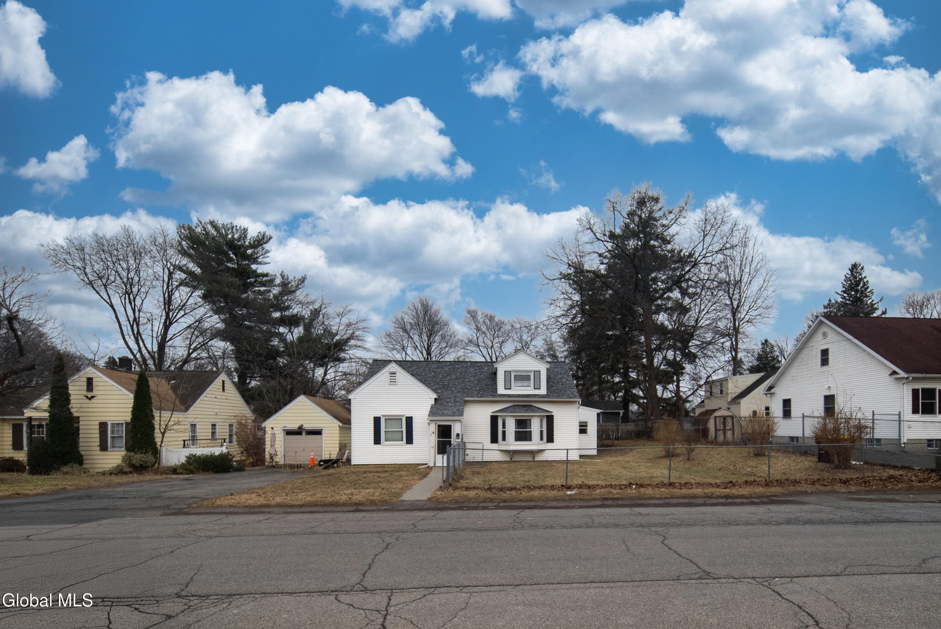 16 Lake Road Albany NY 12205