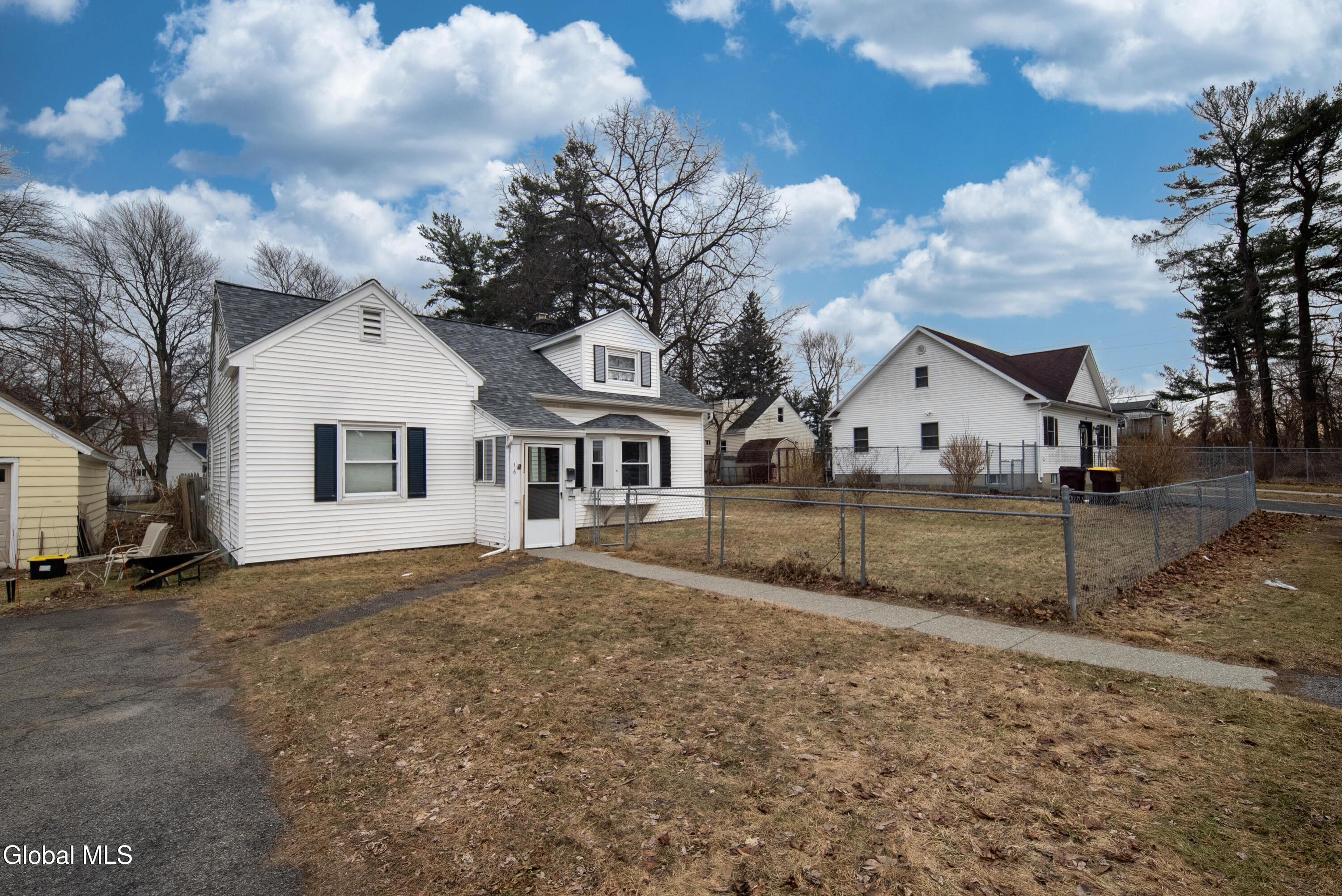 16 Lake Road Albany NY 12205