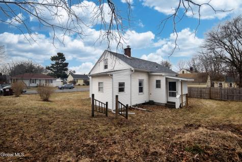 16 Lake Road Albany NY 12205