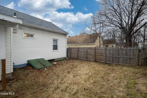 16 Lake Road Albany NY 12205