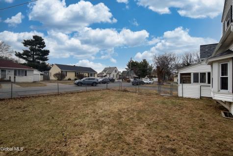 16 Lake Road Albany NY 12205