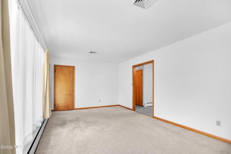 6 Deerwood Drive Colonie NY 12205