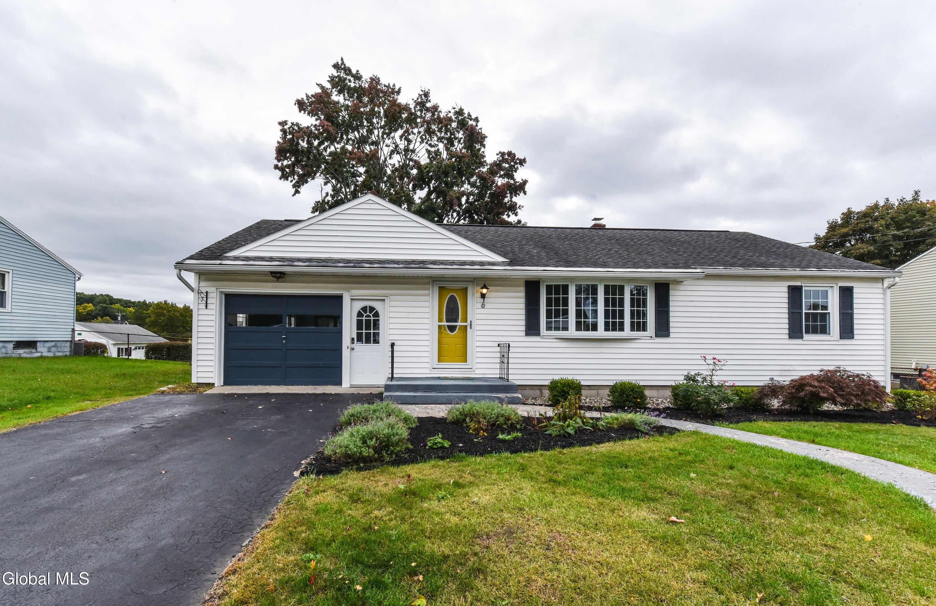6 Marriner Avenue Colonie NY 12205