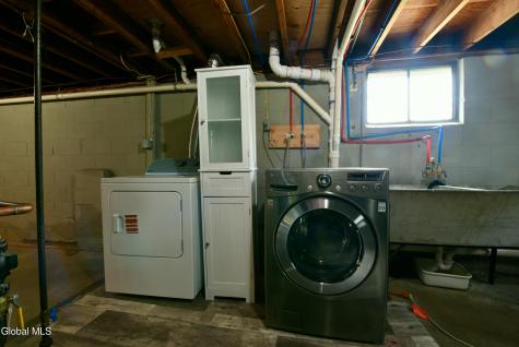 6 Marriner Avenue Colonie NY 12205