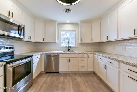 6 Marriner Avenue Colonie NY 12205
