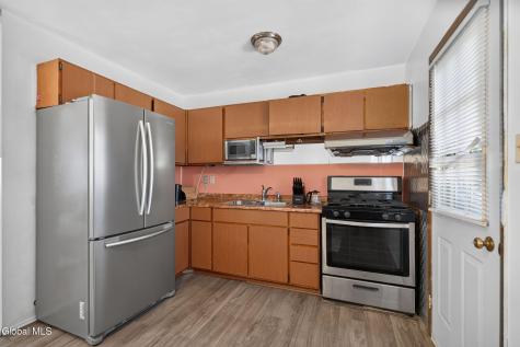 327 Manchester Road Schenectady NY 12304