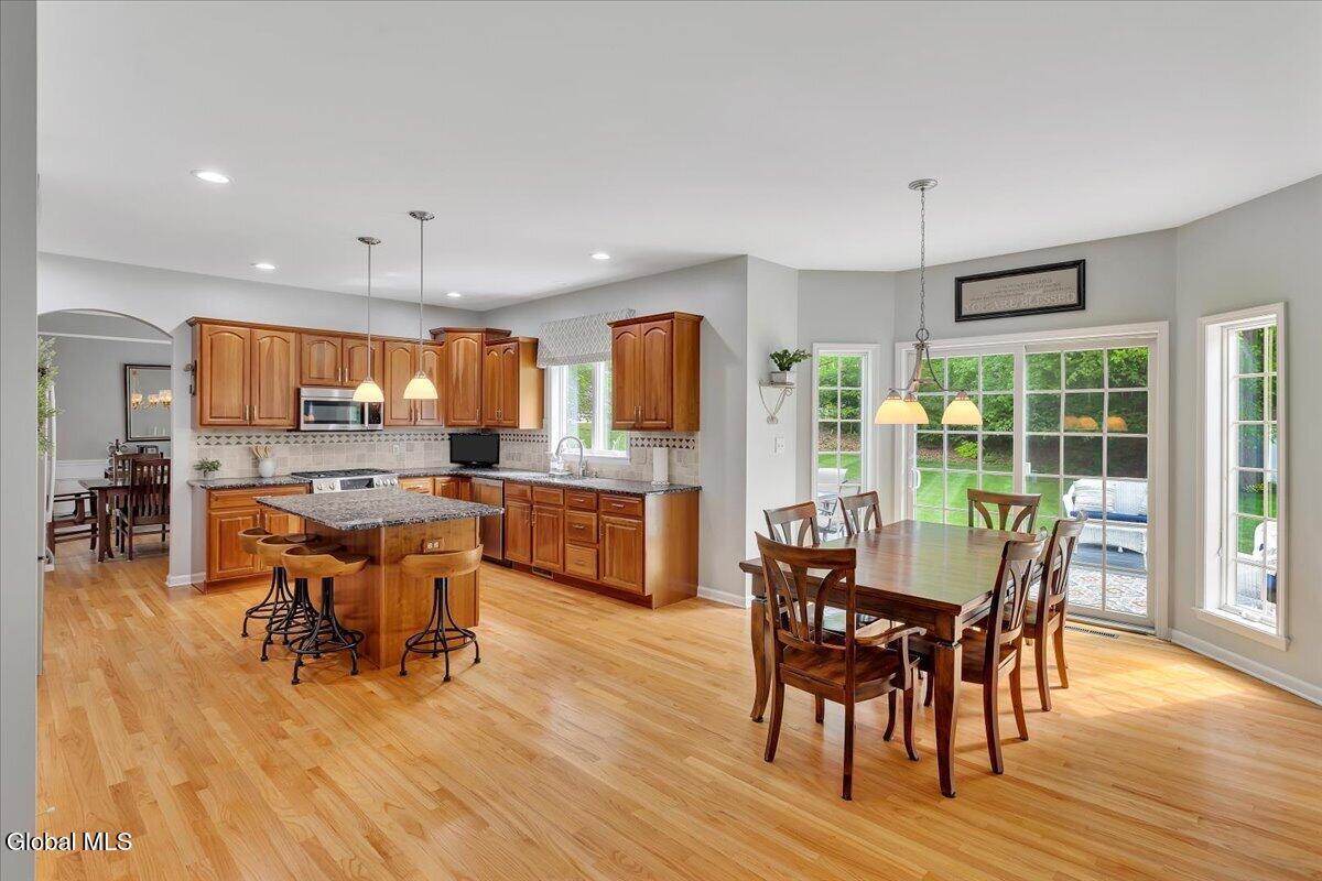 11 Brookhaven Lane East Greenbush NY 12061